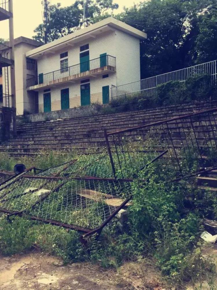 南宁废弃体育场「广西体育场如此破旧不堪还载得动南宁人的情怀和回忆吗」