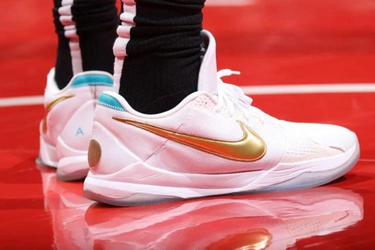 NikeKOBE5代VS保罗乔治PG6代欧文1代NBA赛季球星篮球鞋上脚合集