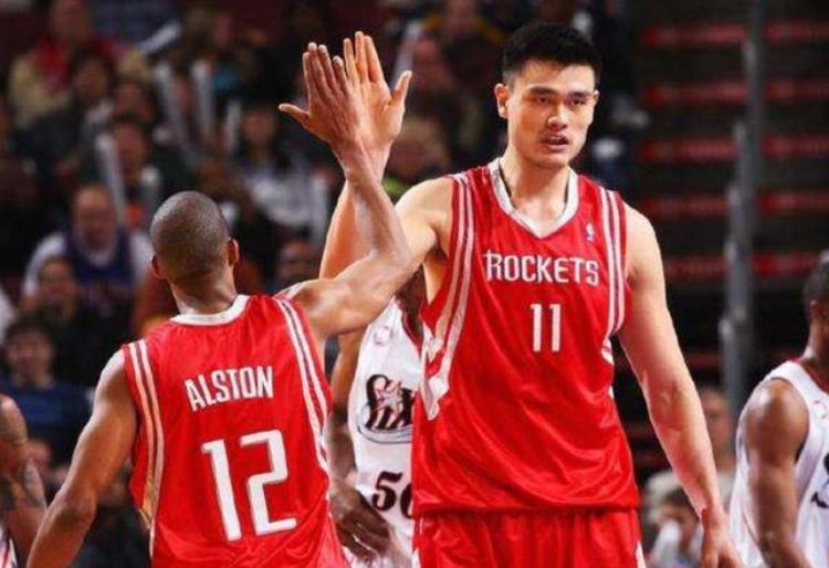 姚明是NBA历史上最高的球员吗并不是有三个人比他高