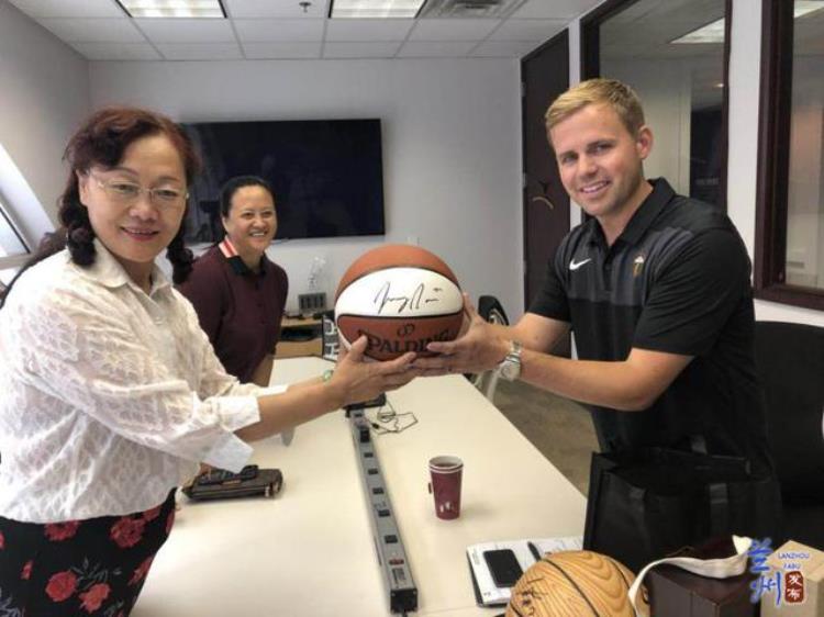 牵手美职篮场里场外有你有我2018兰州与克利夫兰骑士队等交流活动回眸