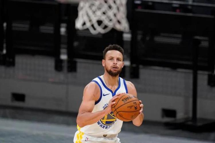 姚明几次入选NBA全明星「美媒列出了NBA近20年选秀中每年最好的三名球员姚明入选」