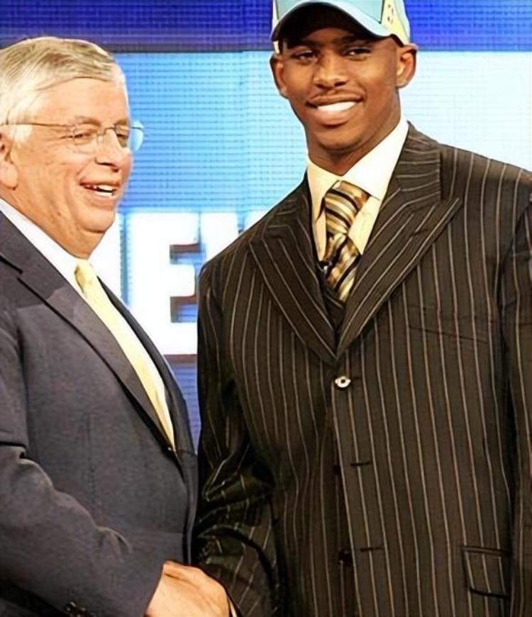 05年保罗第四顺位进入NBA排在他前面的成就如何状元榜眼水货