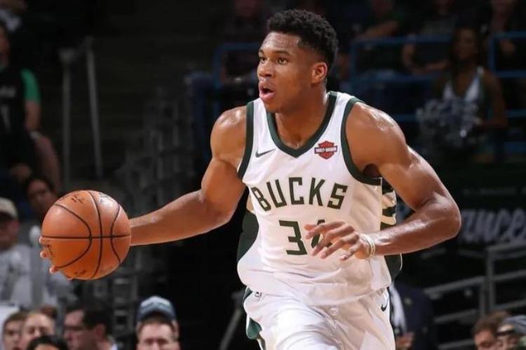 姚明几次入选NBA全明星「美媒列出了NBA近20年选秀中每年最好的三名球员姚明入选」