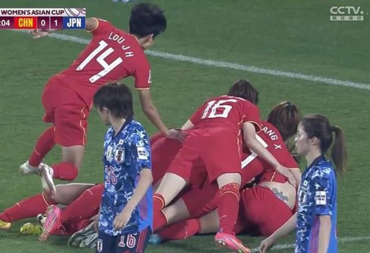 日本女足和中国女足「你也有今天日本女足被中国打懵赛后落泪铿锵玫瑰为男足雪耻」