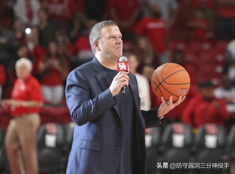 NBA老板净资产排名鲍尔默独一档蔡崇信第6湖人巴斯倒数第5