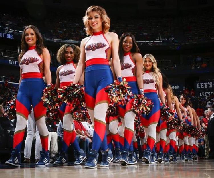 NBA拉拉队「NBA拉拉队大比拼西南赛区争奇斗艳」