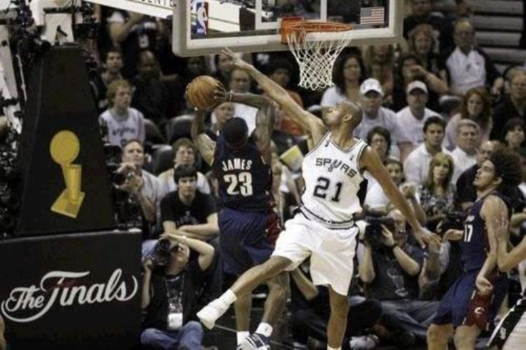 近30年NBA4大4比0的总决赛湖人2次上榜詹皇10年前被碾压