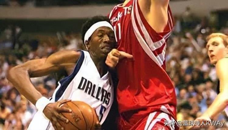 霍华德生涯签过几份合同「约什霍华德11年职业生涯签了4份合同NBA最丑球员之一」