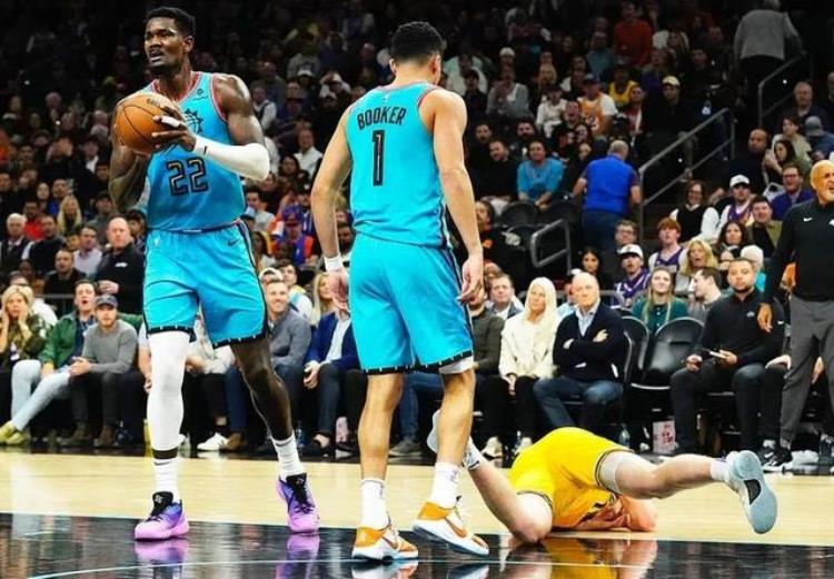 湖人拒绝参赛球员「帮队友出头直接被禁赛3场NBA就是在针对湖人啊」