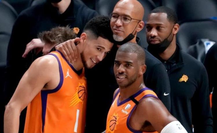 05年保罗第四顺位进入NBA排在他前面的成就如何状元榜眼水货