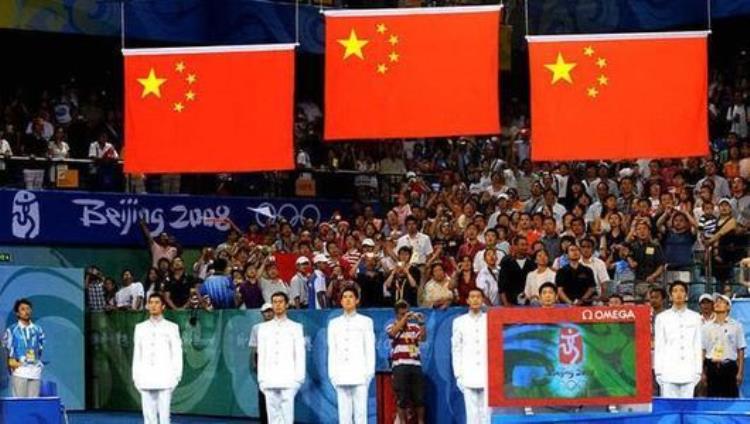 奥运会史上4个难忘瞬间三面国旗同时升起