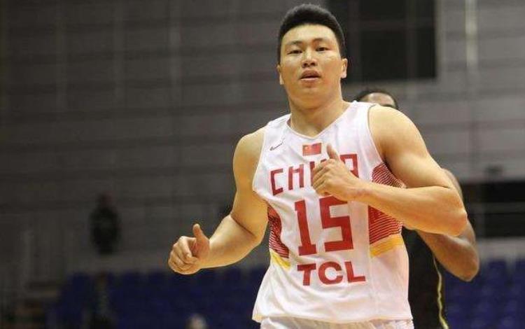 球员李根现状「李根再次无缘大名单基本宣布告别国家队运转球与防守是硬伤」