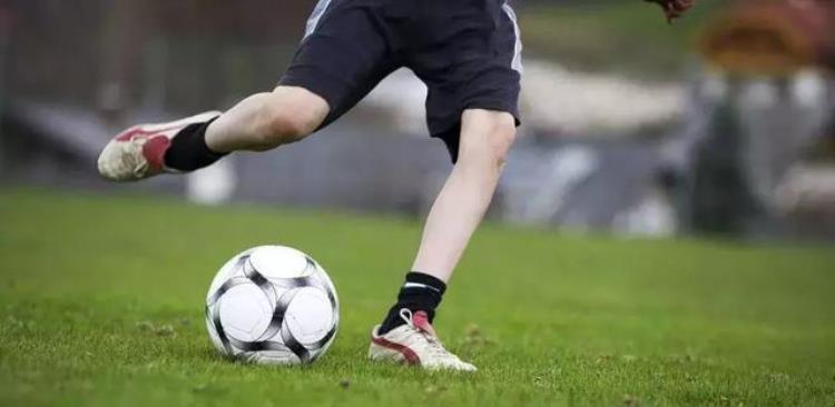 足球训练安全注意事项,女子足球和男子足球一样大吗