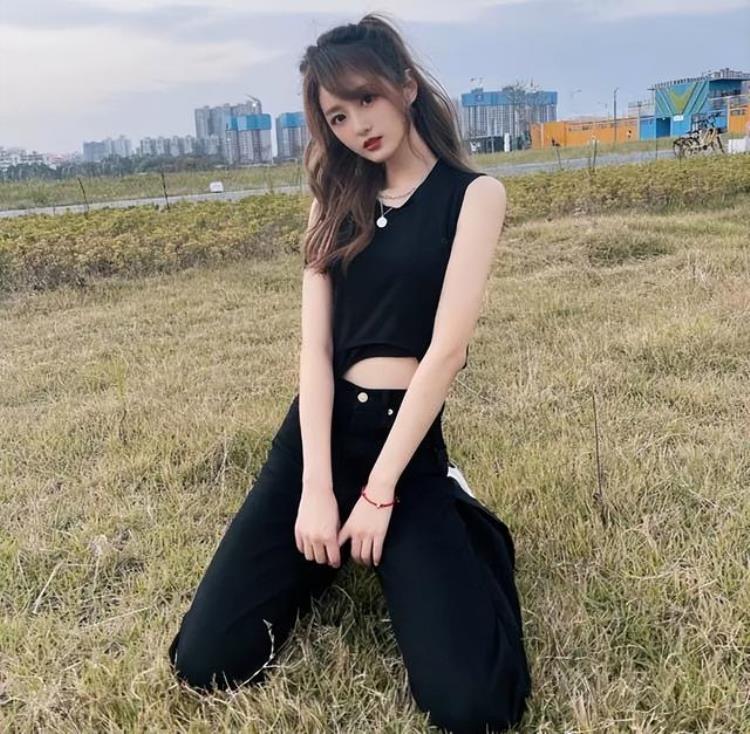 篮球主持人小七,nba美女主播小七