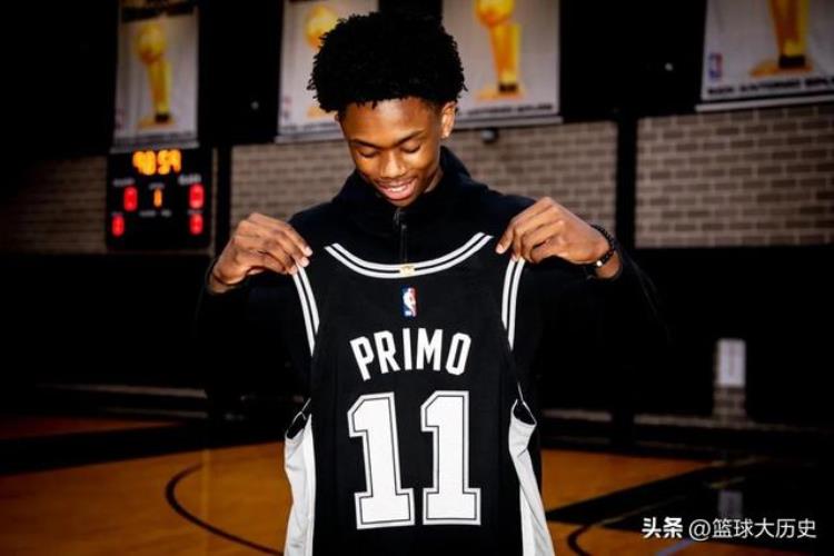 17岁进nba「詹姆斯和女球迷互怼」