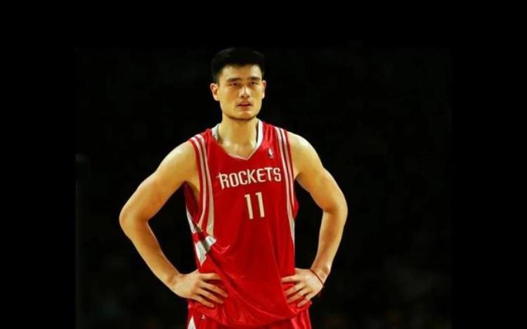 姚明几次入选NBA全明星「美媒列出了NBA近20年选秀中每年最好的三名球员姚明入选」