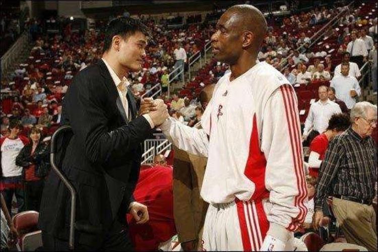 帮姚明出头的霍二叔「当年给姚明当帮手的穆大叔霍二叔在NBA都是什么样的存在」