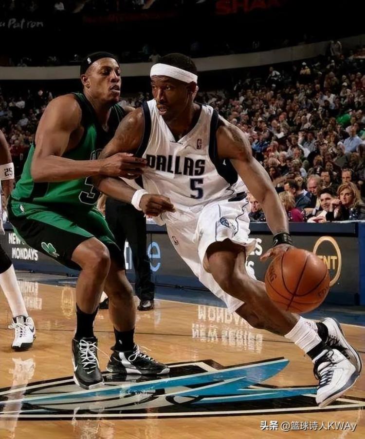 霍华德生涯签过几份合同「约什霍华德11年职业生涯签了4份合同NBA最丑球员之一」