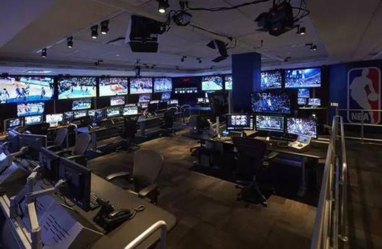 揭秘现场裁判的好帮手nba录像回放中心在线观看「揭秘现场裁判的好帮手NBA录像回放中心」