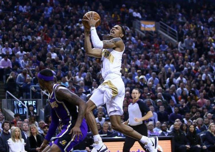 勇士落后53分「后悔了吗场均5分钟03分离开勇士1年他正在被NBA淘汰」