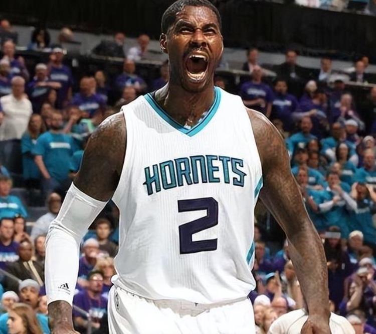 05年保罗第四顺位进入NBA排在他前面的成就如何状元榜眼水货