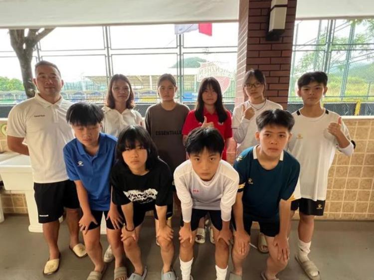龙门县足球队「少年中国|龙门女孩驾着足球梦想飞跃龙门」