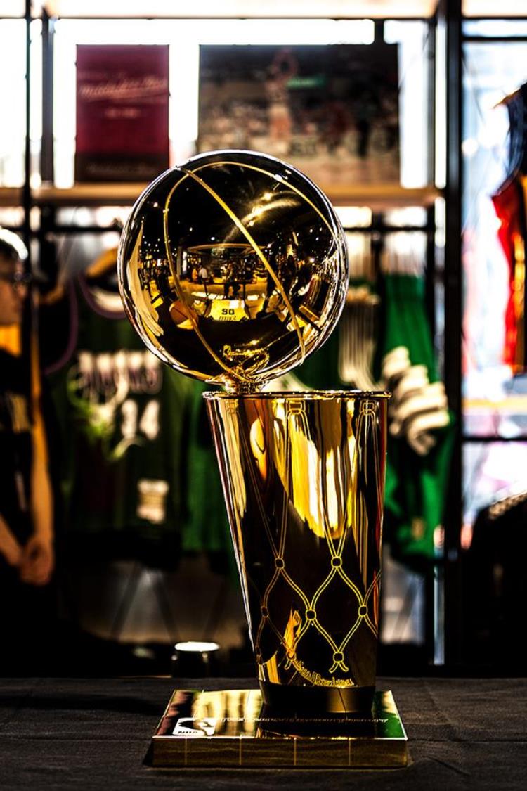 球星逛鞋店「买鞋打卡的新去处NBA在北京开了一家亚洲最大的新店」