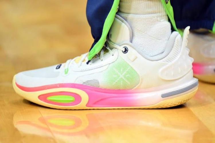 NBA球员上脚戈登穿AG3人民很行中国球鞋很帅气