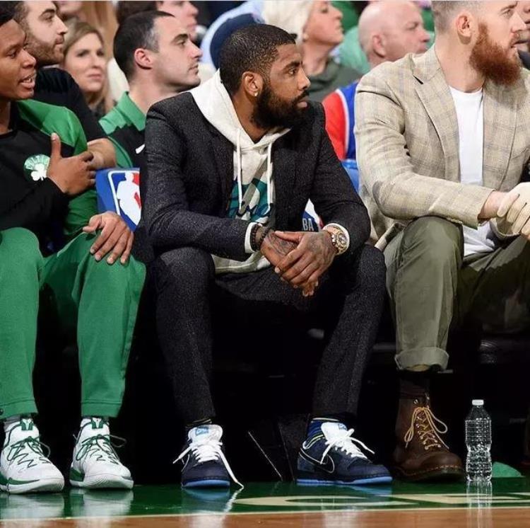 NBA球员今日上脚史蒂芬森穿AJ19詹姆斯欧文场边抢镜