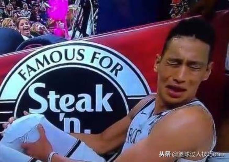 下黑脚只是普通犯规书豪面对的不公平数不胜数曾打出血也没哨