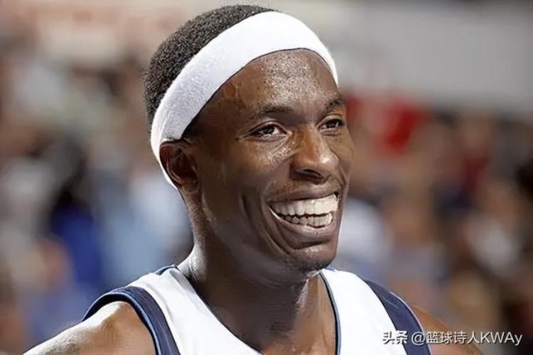 霍华德生涯签过几份合同「约什霍华德11年职业生涯签了4份合同NBA最丑球员之一」