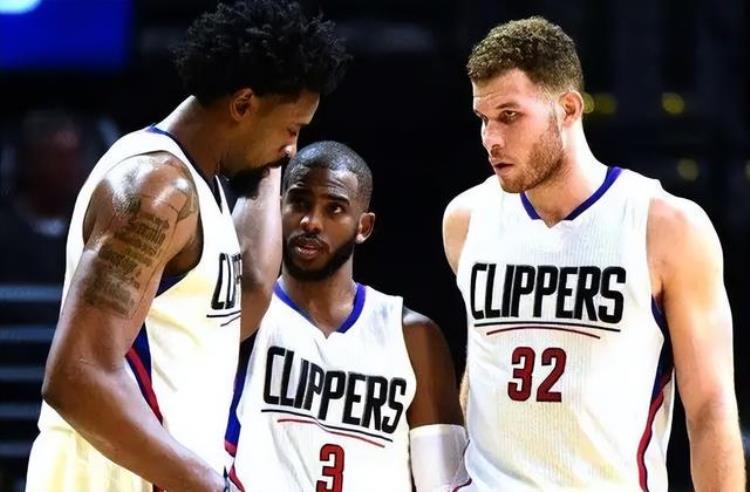 05年保罗第四顺位进入NBA排在他前面的成就如何状元榜眼水货