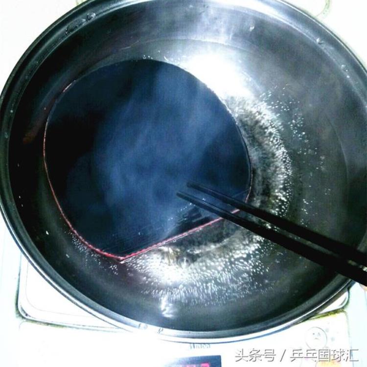 把乒乓球套胶放在锅里煮会发生什么现象「把乒乓球套胶放在锅里煮会发生什么」