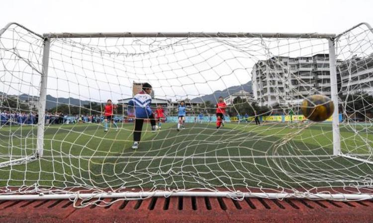 丹麦晋级卡塔尔世界杯「卡塔尔世界杯|丹寨少年与世界杯之缘」