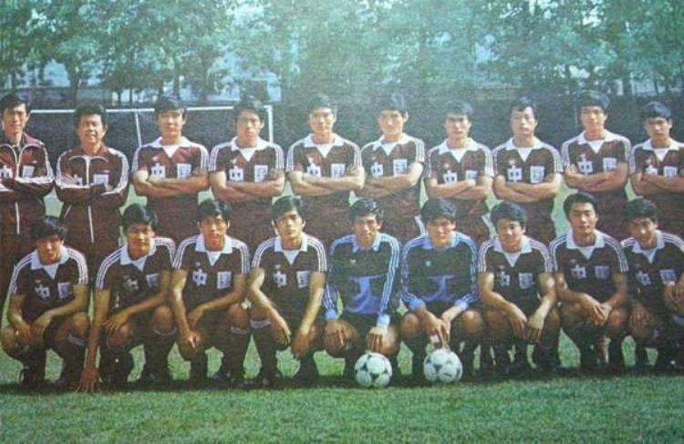 86年中国红队足球队名单「追记1986年国足红黄队之争及红山花杯盛况」