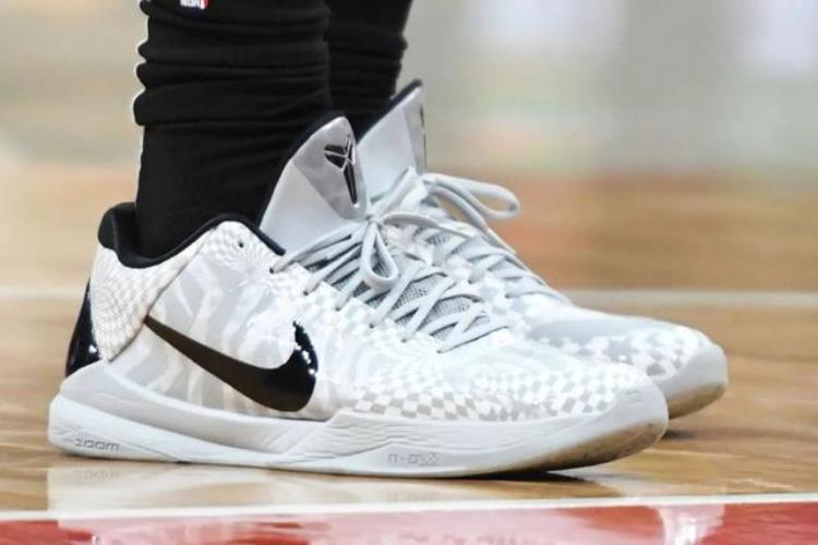 NikeKOBE5代VS保罗乔治PG6代欧文1代NBA赛季球星篮球鞋上脚合集