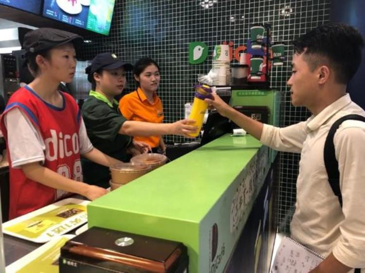 德克士赠品「听说了吗德克士在给曾经老员工发礼物哟」