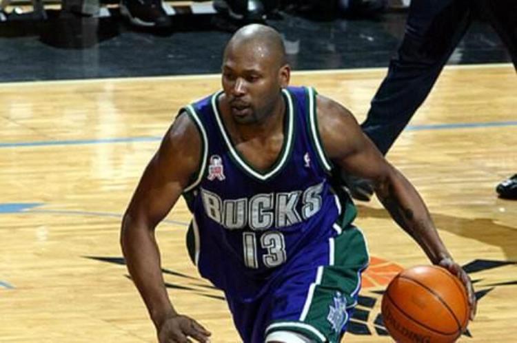 佩顿外号为什么叫手套「NBA另类绰号背后故事手套佩顿因他哥夸赞那大狗呢」
