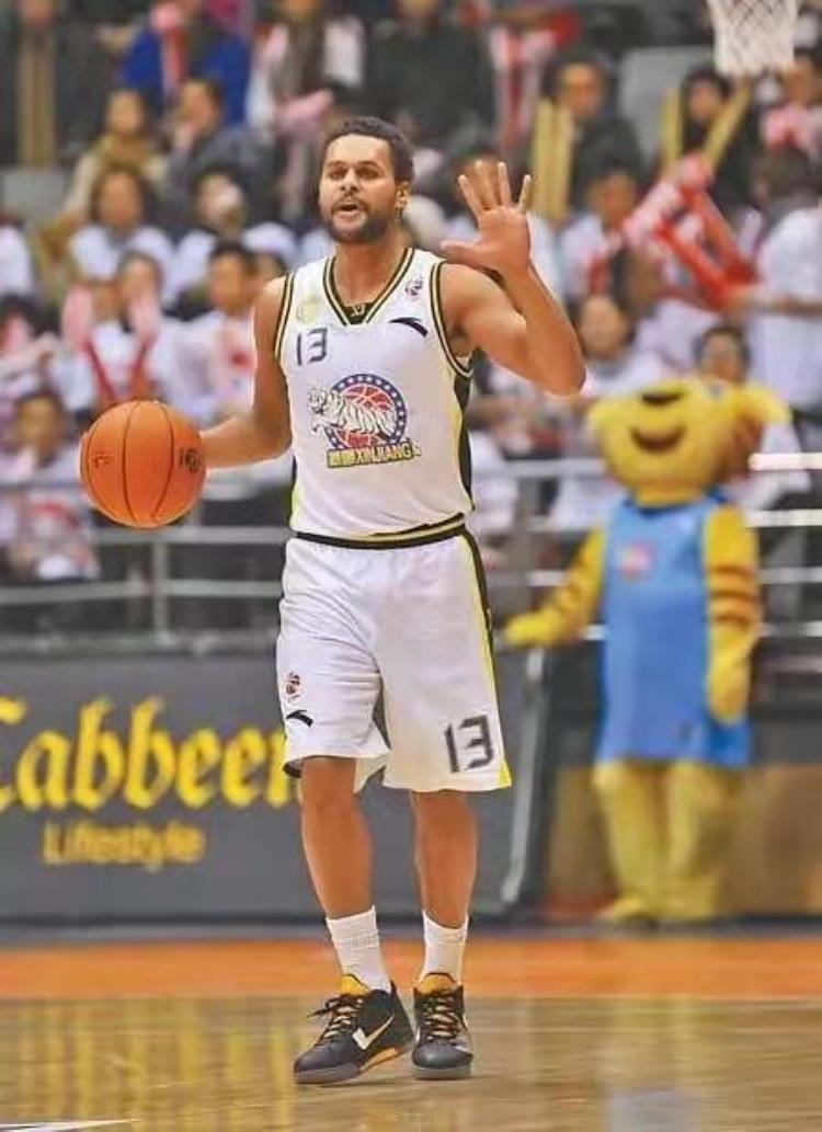 CBA全明星后卫「全明星中锋要加入CBA盘点现役曾在CBA打过球的NBA球员」