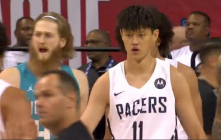 服了14分钟0板曾凡博NBA首秀太烂