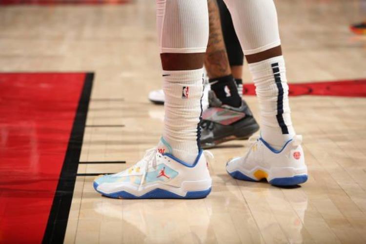 NBA球员上脚戈登穿AG3人民很行中国球鞋很帅气