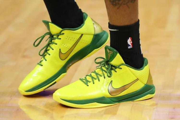 NikeKOBE5代VS保罗乔治PG6代欧文1代NBA赛季球星篮球鞋上脚合集