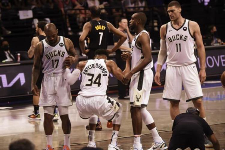 最强nba雄鹿贾巴尔怎么样「雄鹿就这么不被看好看看NBA名宿贾巴尔和巴克利怎么评价雄鹿」
