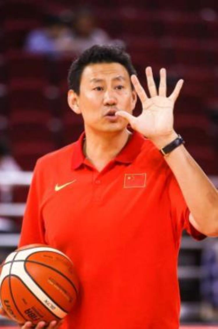 球员李根现状「李根再次无缘大名单基本宣布告别国家队运转球与防守是硬伤」