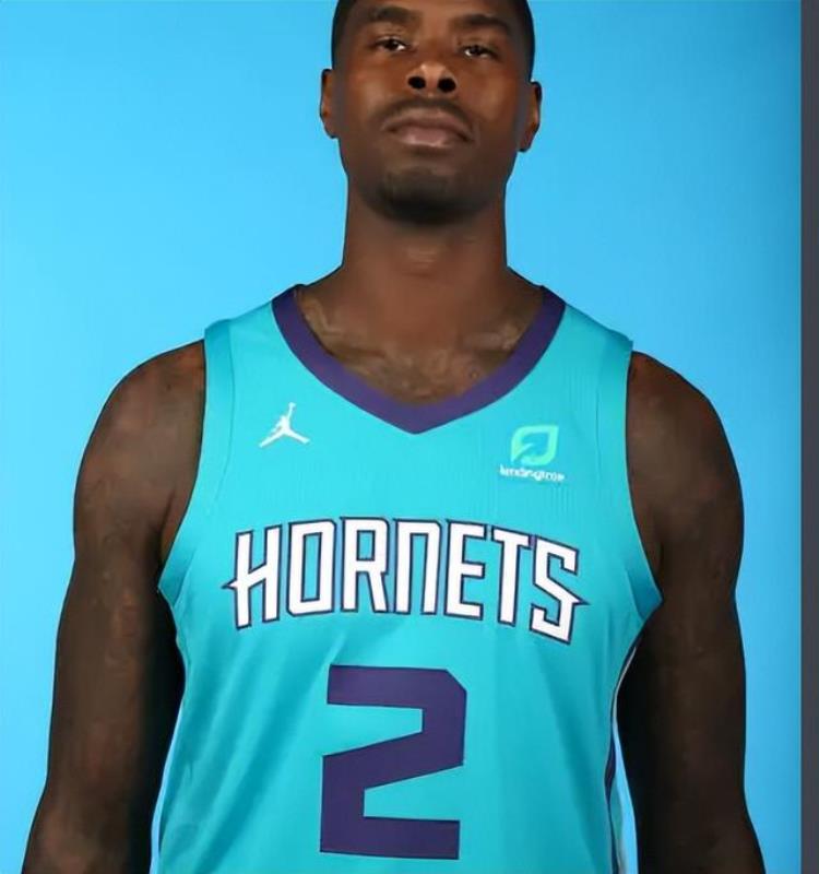 05年保罗第四顺位进入NBA排在他前面的成就如何状元榜眼水货