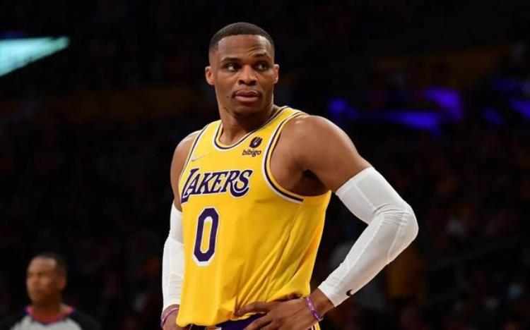 姚明几次入选NBA全明星「美媒列出了NBA近20年选秀中每年最好的三名球员姚明入选」