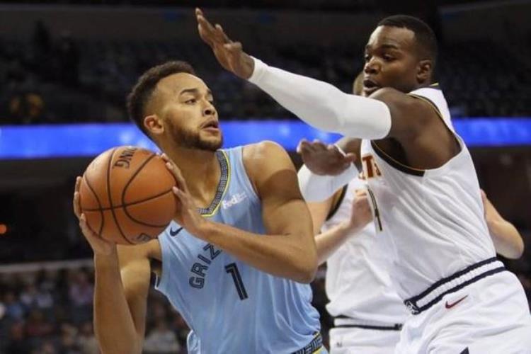 佩顿外号为什么叫手套「NBA另类绰号背后故事手套佩顿因他哥夸赞那大狗呢」