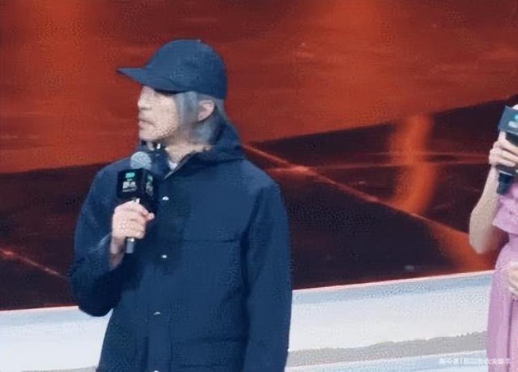34移动金库34蔡徐坤佩戴千万胸针挑衅杰伦惹上官司被索赔32亿