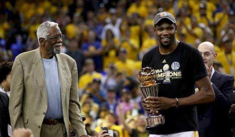 NBA给伟大球星的特殊待遇乔丹经历两次只有穆大叔能摇手指
