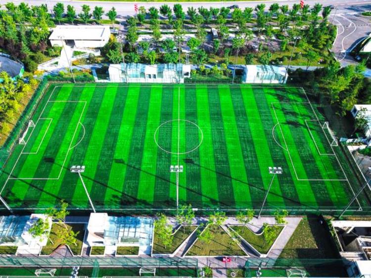 曲江文化运动公园足球场「足球赛开赛来曲江文化运动公园为你的邻居加油吧」